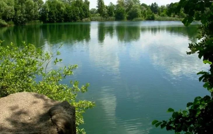 Мешканців Києва та області попередили про небезпеку води із запахом сірки