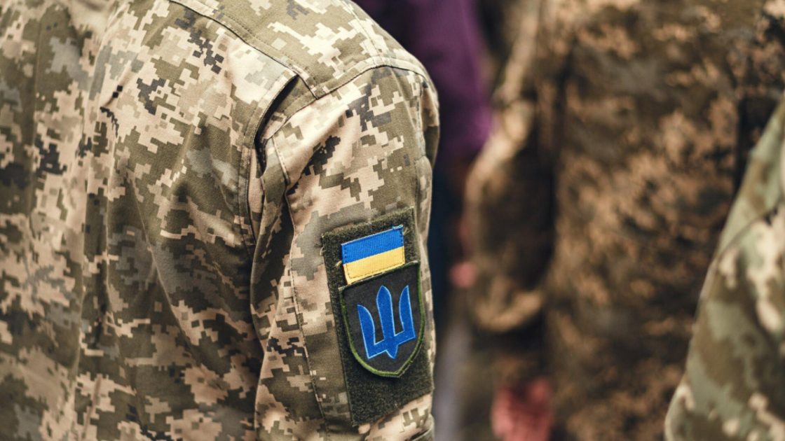 У Києві поліцейські та представники ТЦК виписують штрафи за неоновлення даних просто на вулиці