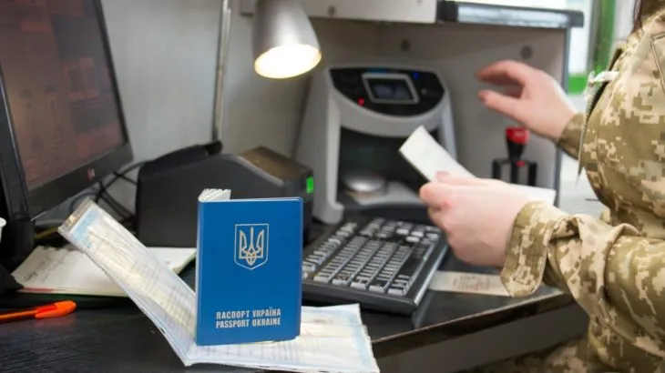 В уряді вирішили призупинити з 3 березня видачу листів сприяння для виїзду митців і медійників за кордон