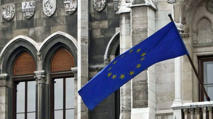 Угорщина вимагає виключити вісім людей з санкційного списку ЄС проти РФ