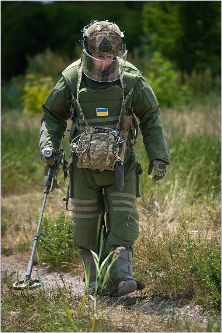 Сапер з індивідуальним набором розмінування. 2024 рік. Фото: Міноборони України