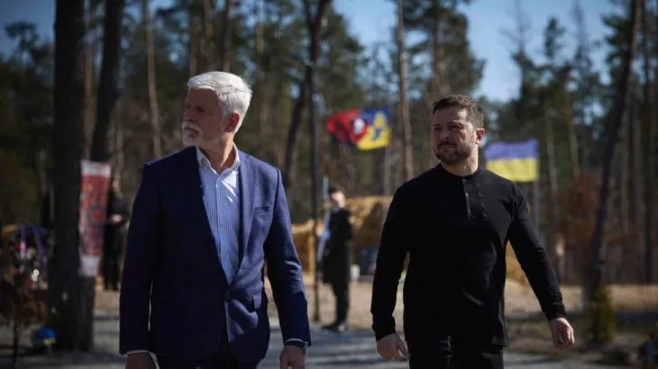 Президент Чехії підтвердив готовність направити війська до України