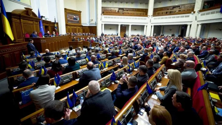 Влада повинна звітувати парламенту про хід мирних переговорів – нардепка про “човникову дипломатію”