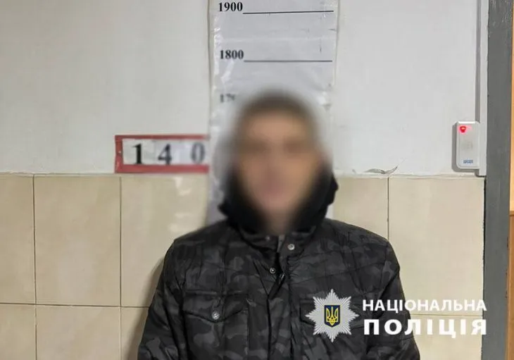 Обікрав автомобіль у Святошинському районі: молодика вже затримали