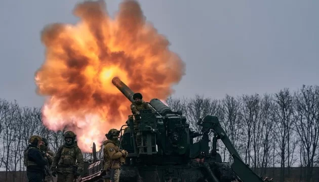 На Сіверському напрямку зупинено колону російської бронетехніки (відео)