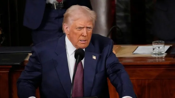 Трамп не оголосив про зупинку військової допомоги Україні. Він сказав, що отримав лист від Зеленського