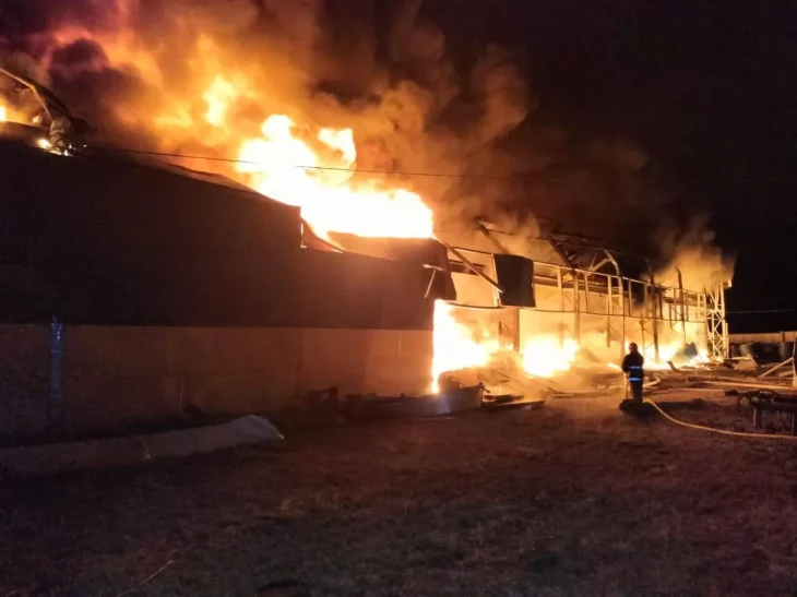 В Харківській області внаслідок атаки дрону сталася велика пожежа