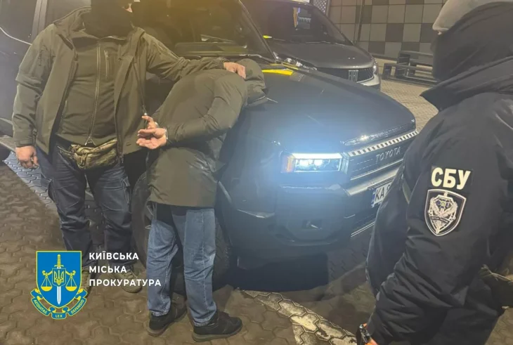 У Києві директора держпідприємств підозрюють у вимаганні “відкатів” для ЗСУ