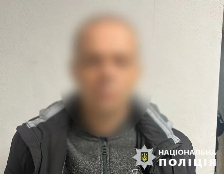 Поліцейські затримали киянина, який намагався вбити рідного брата молотком