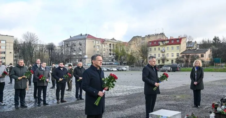 Міністр закордонних справ Нідерландів розпочав візит до Львова