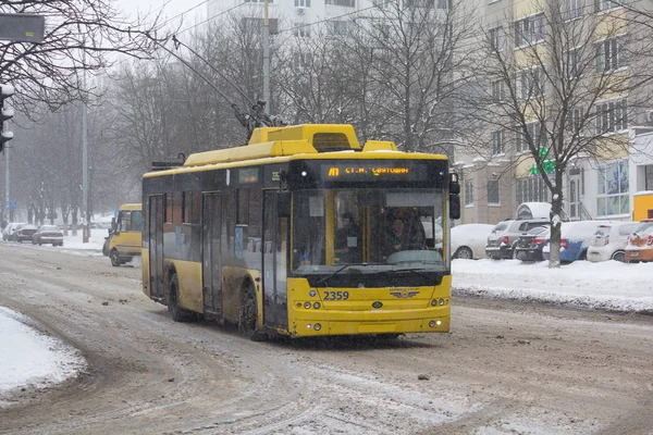 В Україні очікуються снігопади та заморозки у квітні