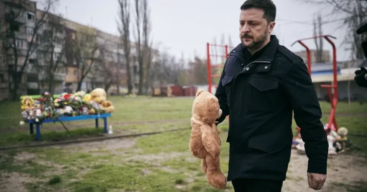 Зеленський вшанував пам’ять загиблих у Кривому Розі після ракетного удару