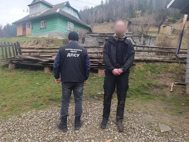 Прикордонники врятували молодика, який шість днів блукав горами