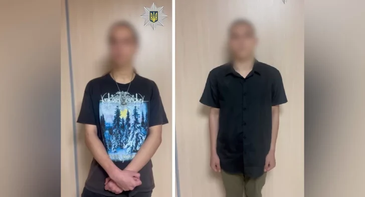 Харківські молодики вибачилися за нацистські жести на меморіалі Голокосту