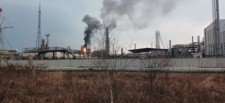 Масштабна пожежа на нафтопереробному заводі в росії: подробиці події