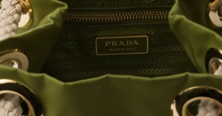 Prada купує Versace за 1,38 мільярда доларів США