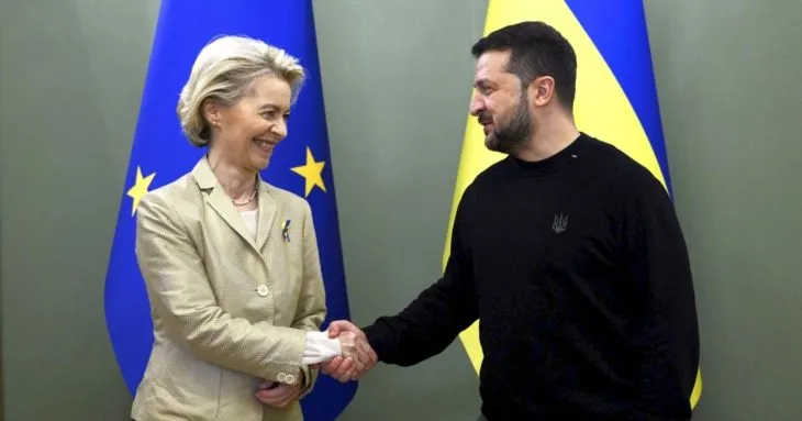 Зеленський обговорив з Урсулою фон дер Ляєн підготовку 18-го санкційного пакету