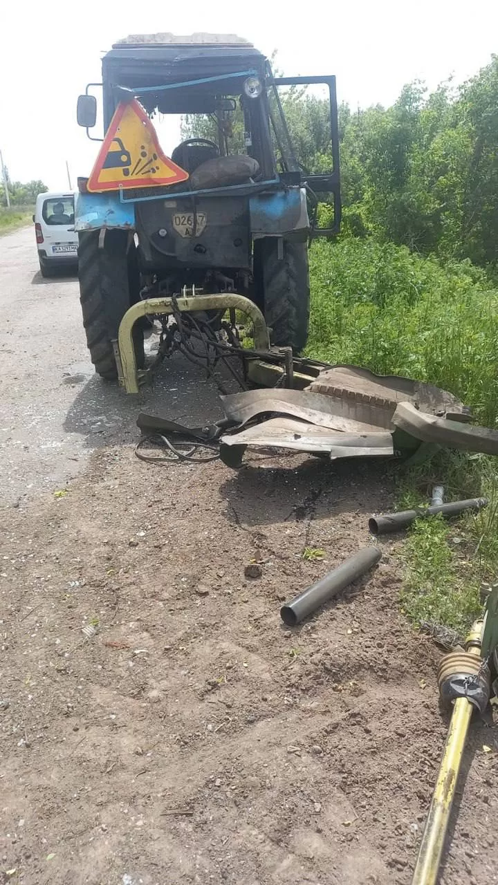 На Харківщині тракторист підірвався на ворожій міні під час косіння трави