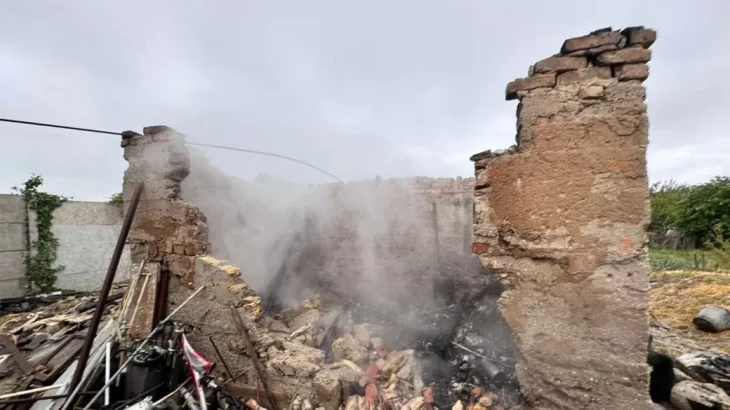 Обстріл житлових кварталів Херсона: загинула жінка, є поранені