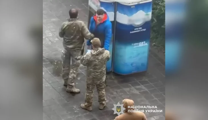 Працівнику ТЦК, який побив вчителя історії в Харкові, оголосили підозру