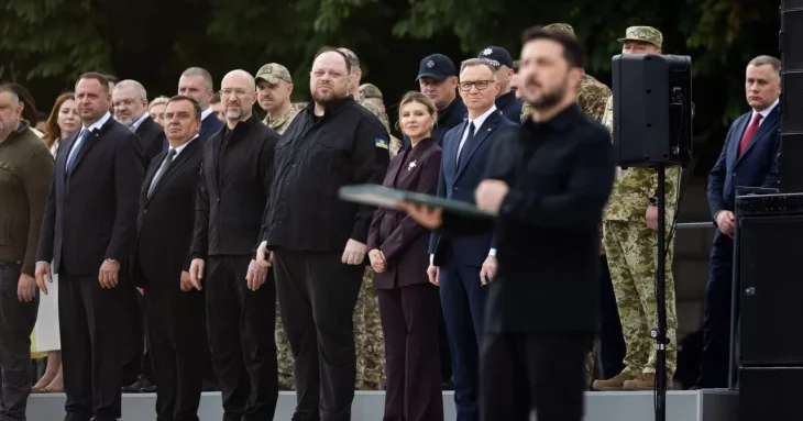 Зеленський підкреслив єдність українців у День Конституції