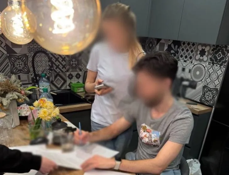 У Києві затримали посадовця РДА, який за $12 тис. допоміг призовнику отримати відстрочку