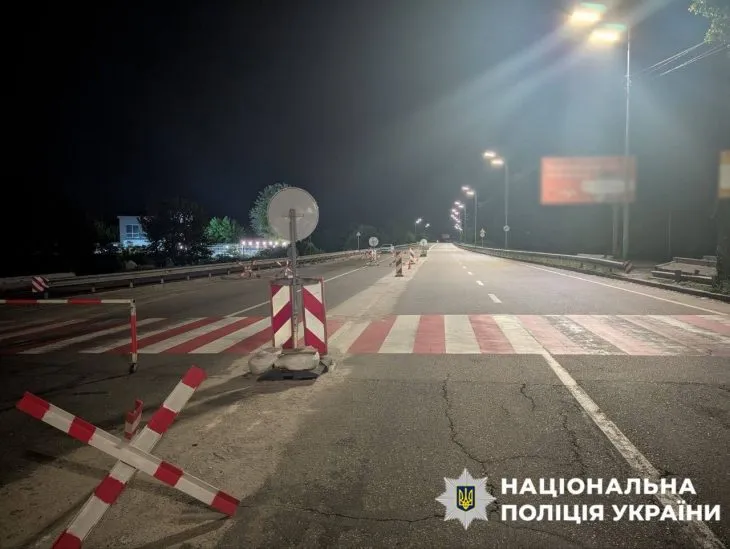У Києві поліція затримала бухого чоловіка, який вдарив нацгвардійця на блокпості під час комендантки
