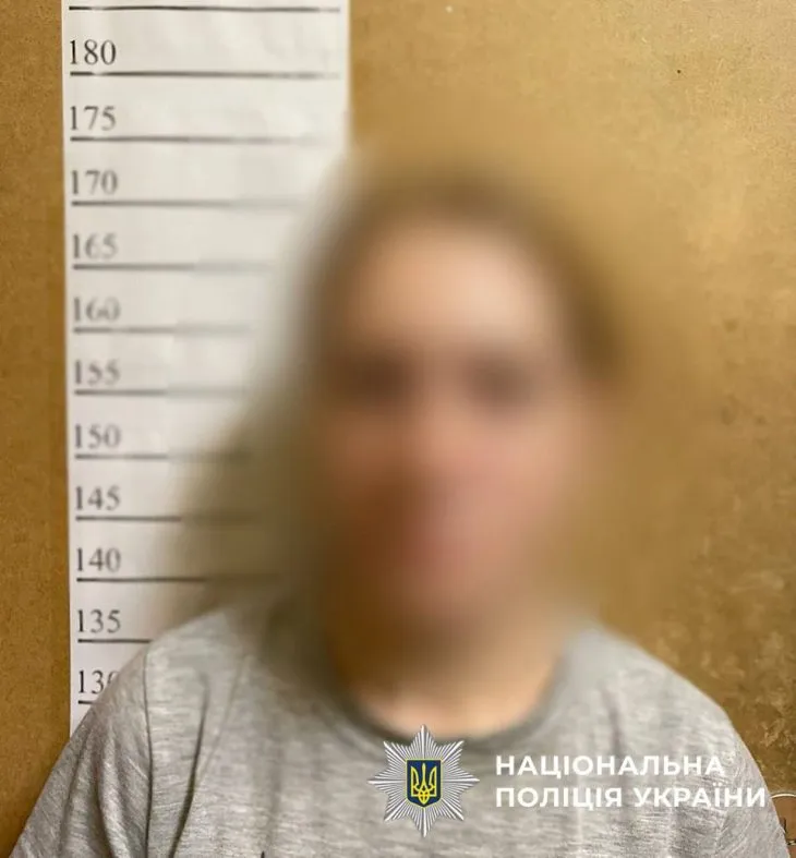 Прийшла в перший день на роботу та викрала 10 тисяч грн