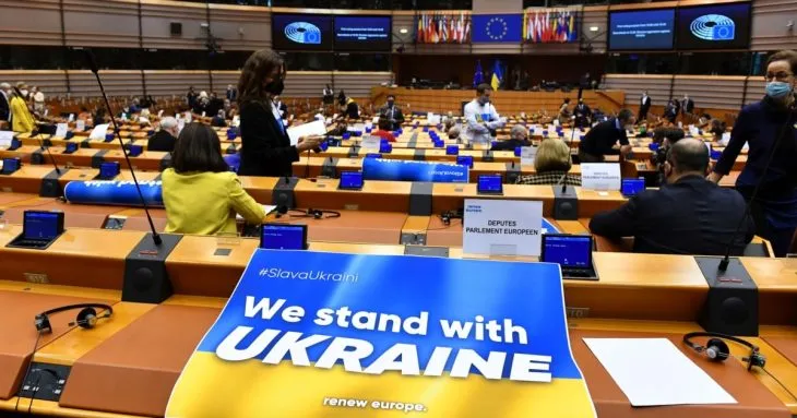 Єврокомісія пропонує продовжити тимчасовий захист українців у ЄС до березня 2027 року