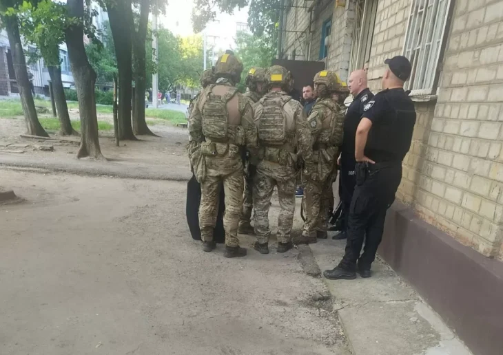 У Харкові поліція звільнила двох жінок із заручників озброєного чоловіка