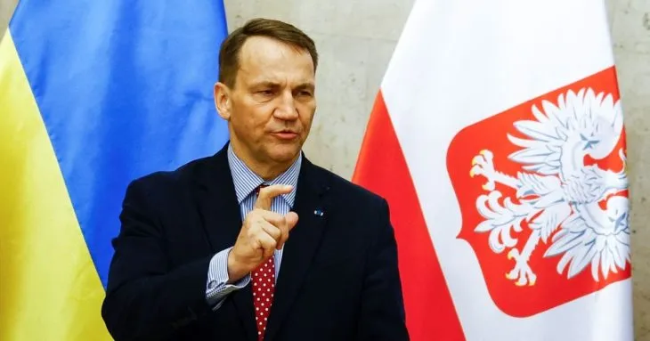 Сікорський: російська атака на завод «Барлінек» у Вінниці є загрозою для Польщі