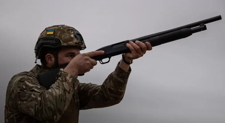 У базовій підготовці ЗСУ навчають збивати дрони з помпових рушниць