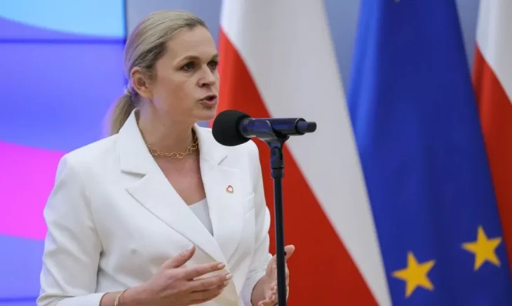 У Польщі вимагають змінити українські підручники історії через подачу Волинської трагедії