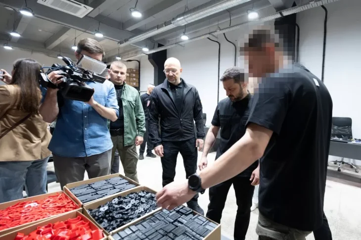 Зеленський доручив виробляти в Україні щонайменше 1000 дронів-перехоплювачів щодня