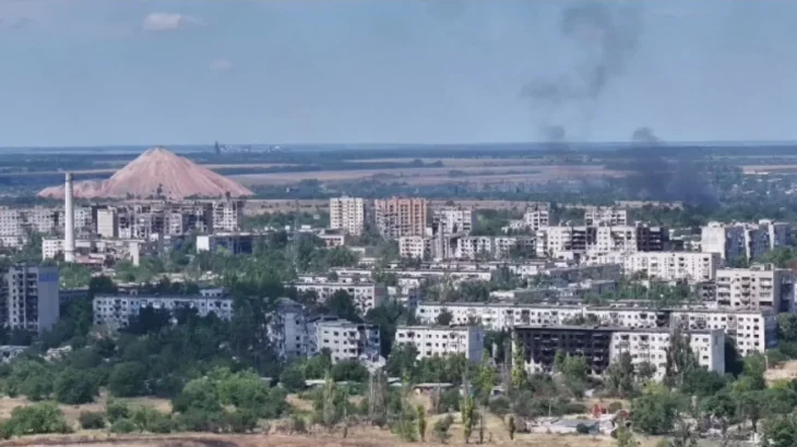 Російські війська намагаються взяти Покровськ у часткове оточення: ситуація на фронті