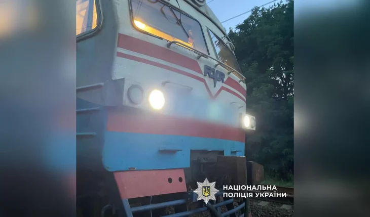 Пенсіонерка постраждала під колесами електрички на Харківщині