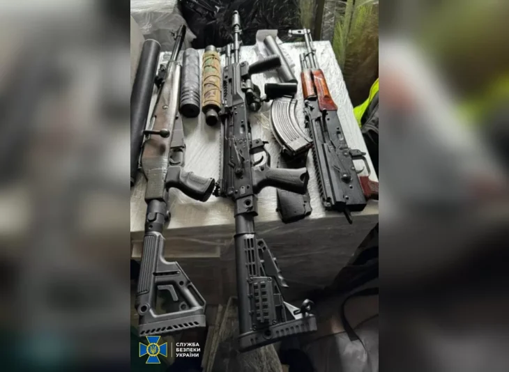 СБУ та поліція затримали 15 осіб за масштабний незаконний продаж зброї в Україні