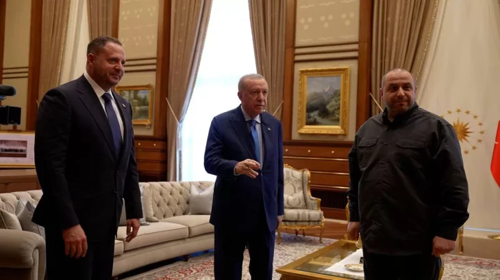 Українська делегація на чолі з Рустемом Умєровим прибула до Туреччини для переговорів з рф