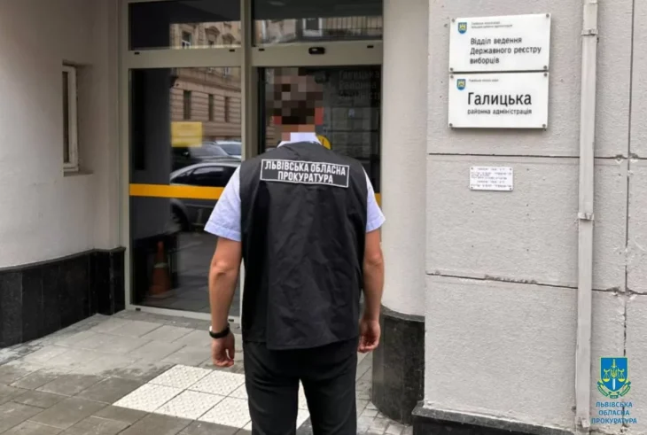 У Львові двох посадовиць підозрюють у розтраті 1,7 млн грн на відновленні житла після обстрілу
