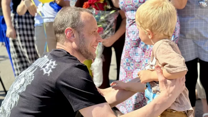 Останній захисник Зміїного Віталій Гиренко повернувся з полону до Ізмаїла