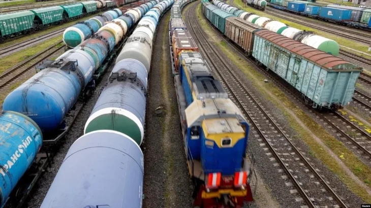 У Ростовській області рф затримано майже 40 поїздів після атаки дрона