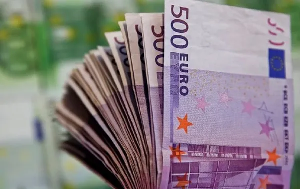 Українці збільшують купівлю готівкового євро: динаміка валютного ринку в липні