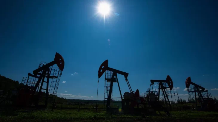 Індія продовжує купувати російську нафту попри погрози санкцій від Трампа