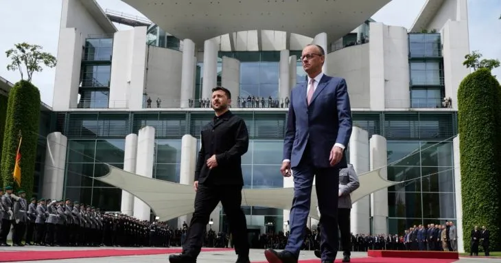 Зеленський і Мерц обговорили війну та майбутні мирні зустрічі після заяв Трампа