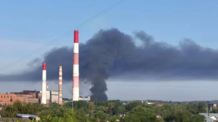 СБУ атакувала дронами військовий аеродром і завод в росії