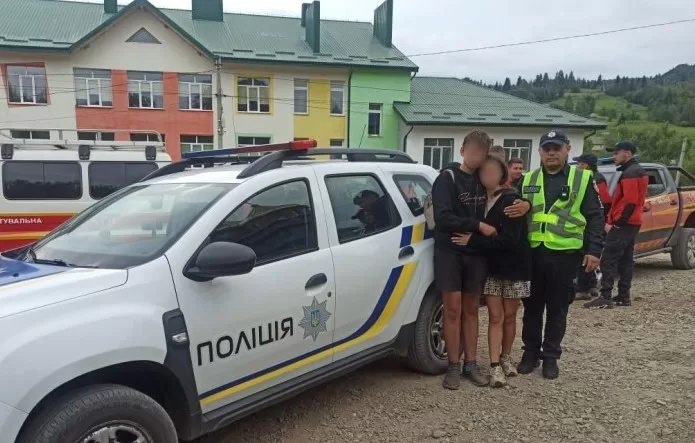 На Львівщині після двох діб пошуків знайшли зниклих підлітків у горах