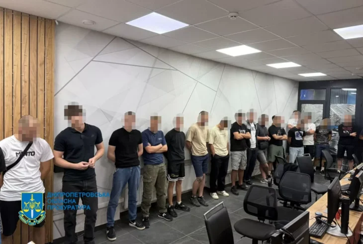 У Дніпропетровській області викрили масштабну мережу шахрайських кол-центрів із майже тисячею працівників