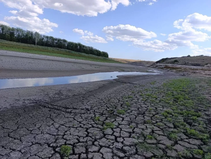 У Маріуполі Старокримське водосховище майже висохло: місто на межі водної кризи