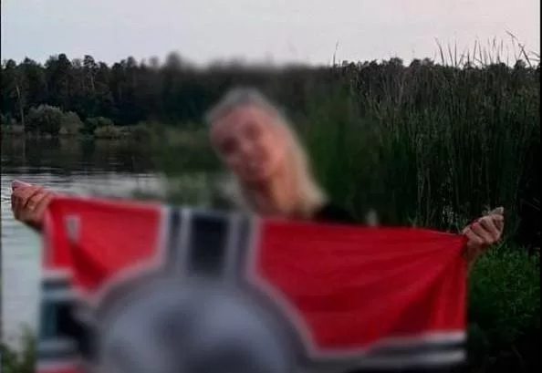 Секретарку Святошинського суду Києва підозрюють у поширенні нацистської символіки