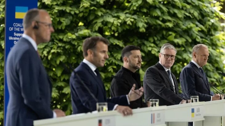 Макрон, Стармер і Мерц проведуть відеоконференцію країн «коаліції охочих» щодо переговорів по Україні